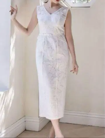 Herlipto Waltz Floral Lace Belted Dress