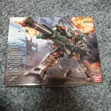 반다이 MG 1/100 버스터 건담