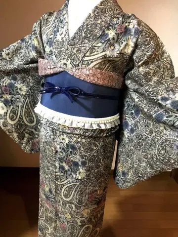 앤티크 기모노 페이즐리 스모키 플라워 클래시컬 엘레강트