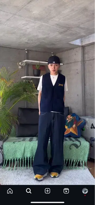BLESS U 네이비 컬러 니트 베스트 크롭 기장 street