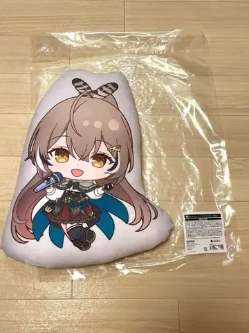 나나시 메이 다이컷 쿠션