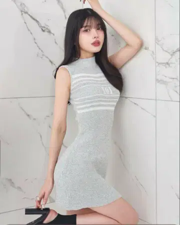 다리치 파일 로고 보더 니트 미니 원피스 free-L 사이즈
