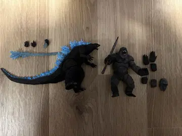 S.H. MonsterArts 고질라 x 콩 피규어 2체 세트
