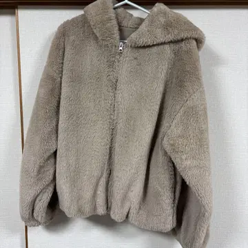 베이지 인조 모피 후드 부착 자켓