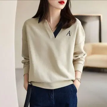 베이지 V넥 긴팔 피케 셔츠 A 자수
