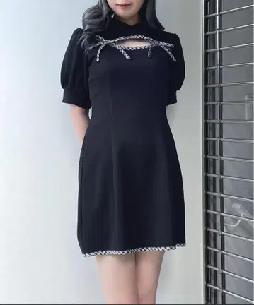 abc une face 프론트 트임 후드티 원피스