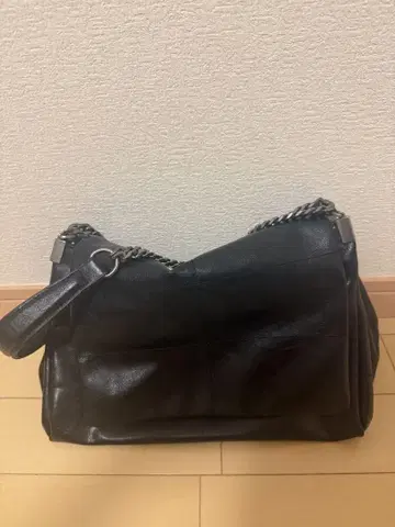 ZARA 블랙 가죽 숄더백 새상품급