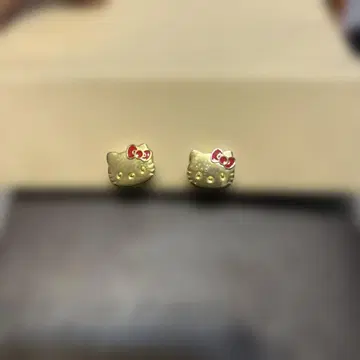 헬로키티 클립식 귀찌 골드
