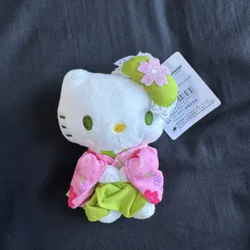 새상품 키티 벚꽃 기모노 마스코트 홀더