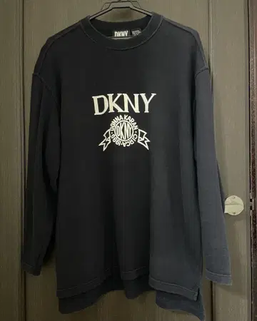 90s DKNY 맨투맨