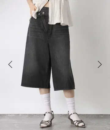 지나시스 엠보싱 데님 하프 팬츠