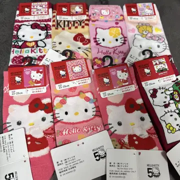 헬로키티 50주년 기념 삭스 8족 세트 23-25cm