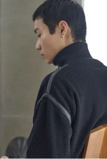 요크 도쿄 24AW 집업 니트