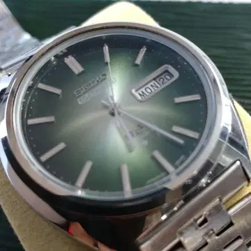 SEIKO 5 정품 새상품급 올리브 그린 6106-8670 빈티지