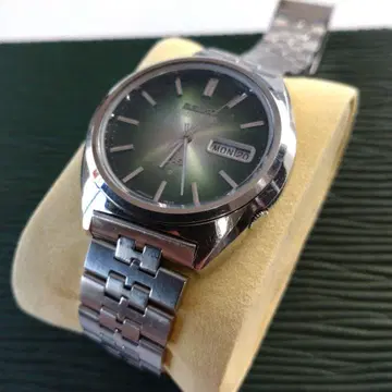 SEIKO 5 정품 새상품급 올리브 그린 6106-8670 빈티지
