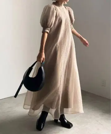 MINIMAL MACARON DRESS 베이지 S 사이즈 330g
