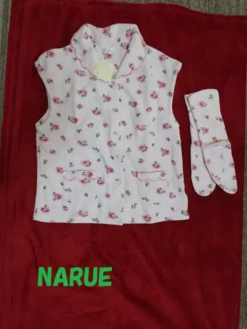 새상품 택 포함 NARUE  플리스 베스트 x 삭스 LL
