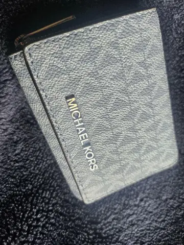 MICHAEL KORS 스카이블루 지갑