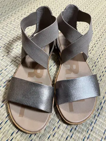 SOREL 소렐 크로스 밴딩 샌들 베이지 계열 24cm 새상품급