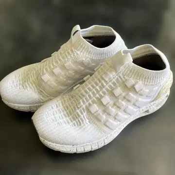 UNDER ARMOUR 호버 팬텀 스니커즈 24cm