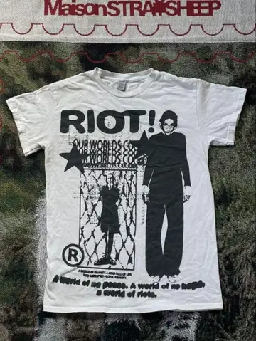 RIOT 빈티지 반팔 T셔츠 화이트