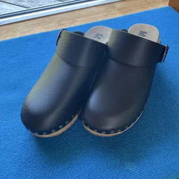 MHL. 사보 샌들