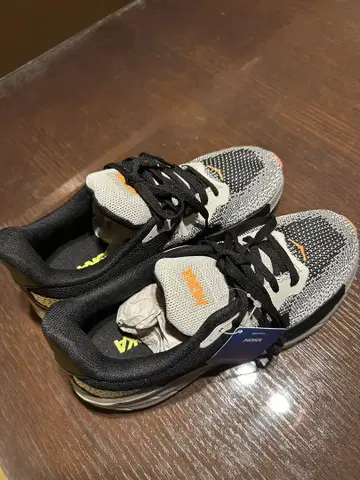 HOKA 새상품