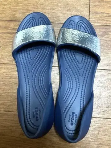 네이비 실버 스트랩 샌들 22cm w6