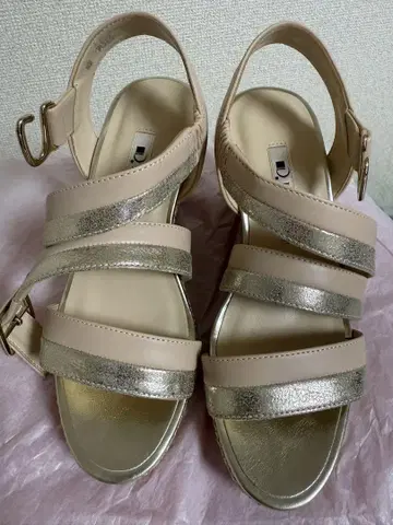 다이애나 베이지 골드 스트랩 샌들