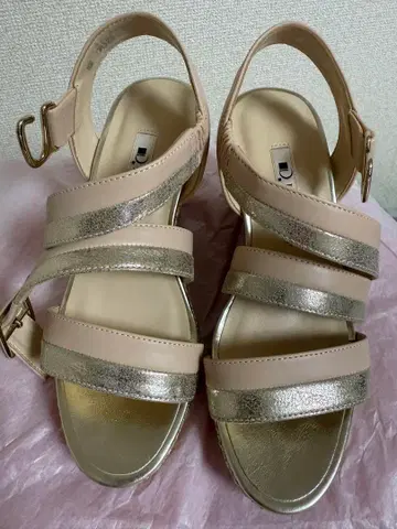 다이애나 베이지 골드 스트랩 샌들