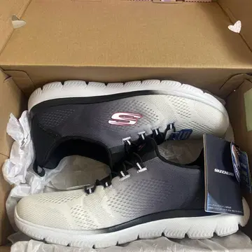 SKECHERS