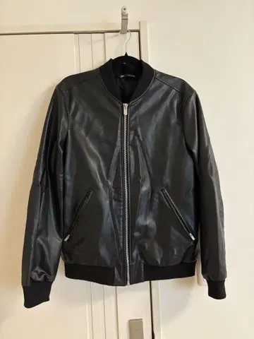 ZARA 가죽 재킷 M 사이즈