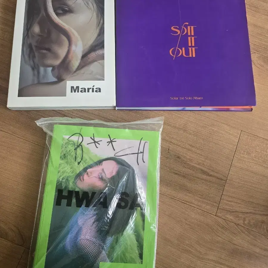 MAMAMOO 直筆サイン入りアルバム Mamamoo Wheein Moonbyul Hwasa Solar Official 5th Album