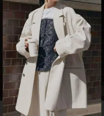 AMERI 백 데님 디테일 블레이저