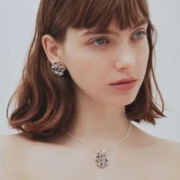 iris47 목걸이 크리스탈
