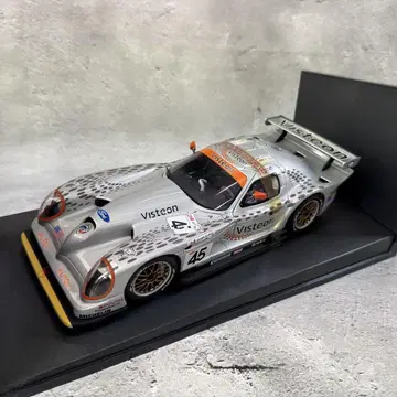 AUTOart 파노즈 에스페란테 GTR-1 1/18