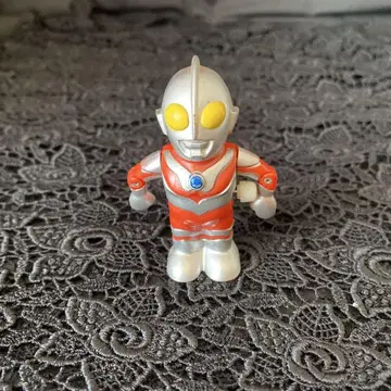 울트라맨 태엽식 피규어