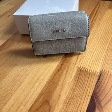 FURLA 지갑
