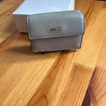 FURLA 지갑