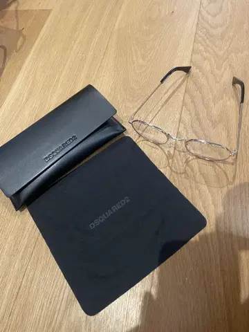 정품 새상품 DSQUARED2 안경