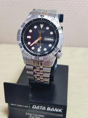 VINTAGE 1988's CASIO MD-711 아날로그 손목시계