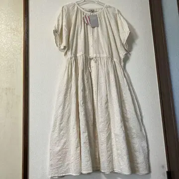 택 포함 새상품 TSUHARU by 사만사 모스모스 도비 원피스 도트