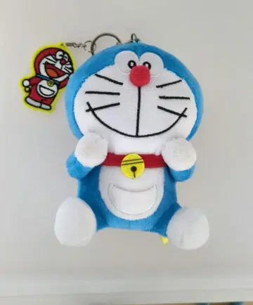 도라에몽 앉은 봉제 인형 키링
