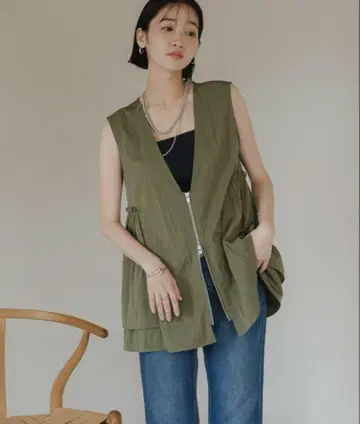 로리즈팜 이번 시즌 나일론 개더 베스트 카키 완판템