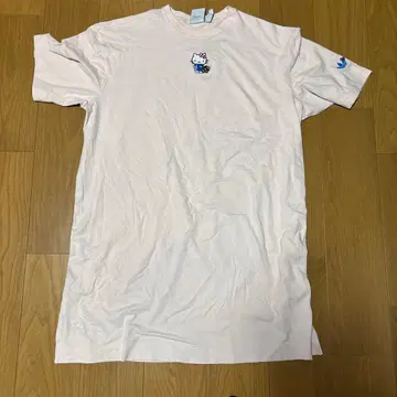 최종 가격 인하 아디다스 헬로키티 자수 반팔 T셔츠 옅은 핑크 XL