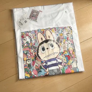 러브브 유니클로 콜라보 T셔츠 XL 사이즈 새상품 UNIQLO 화이트
