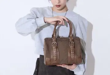 스터드 자카드 모노그램 보스턴 지나시스 미사용 새상품 이번 시즌 신상