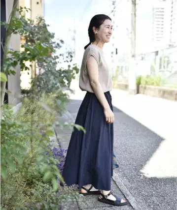 OURHOME 가벼운 소재의 개더 롱 스커트 네이비