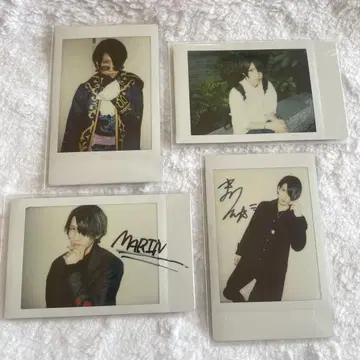 아나타시아 마린 폴라로이드