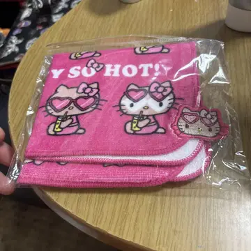 일광화상 헬로키티 핑크 타월 Y SO HOT!